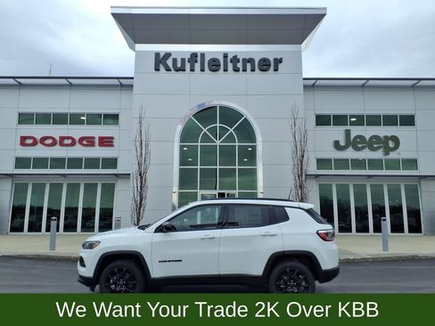 New 2026 Jeep Compass Latitude AWD/4WD image 1