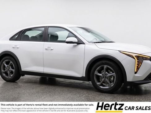 Used 2025 Kia K4 LXS FWD image 1