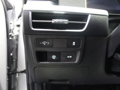Used 2025 Hyundai Sonata SEL FWD image 13