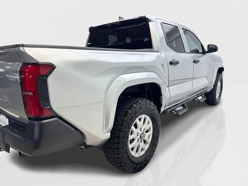 Used 2025 Toyota Tacoma SR AWD/4WD image 13