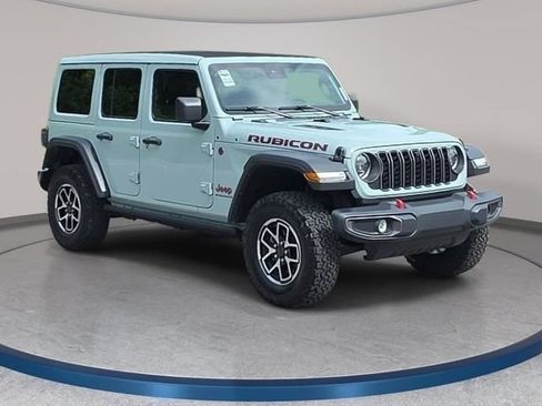 Used 2024 Jeep Wrangler Unlimited Rubicon w/ Technology Group AWD/4WD image 3