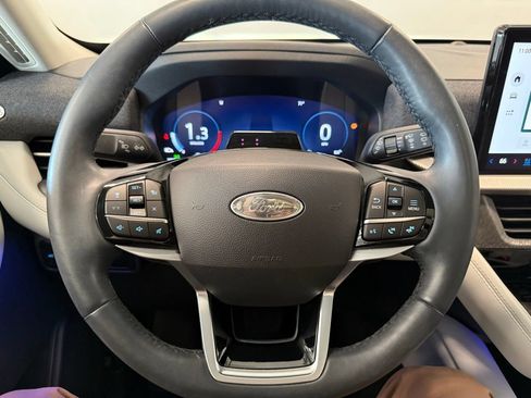 Used 2025 Ford Explorer Platinum w/ LUX Leather Package AWD/4WD image 26