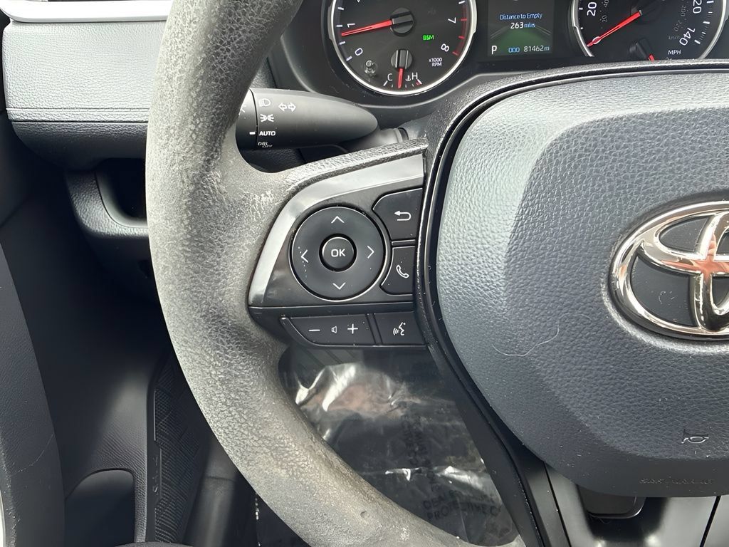Used 2022 Toyota RAV4 XLE FWD image 14