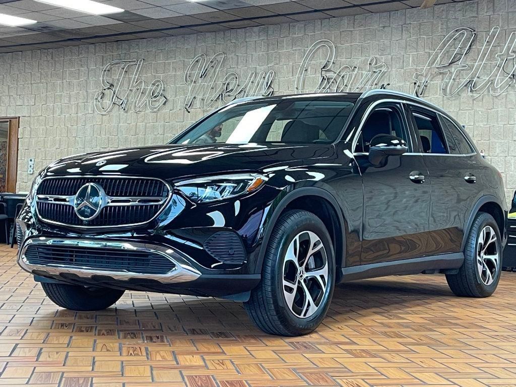 Used 2025 Mercedes-Benz GLC 350e 4MATIC image 4