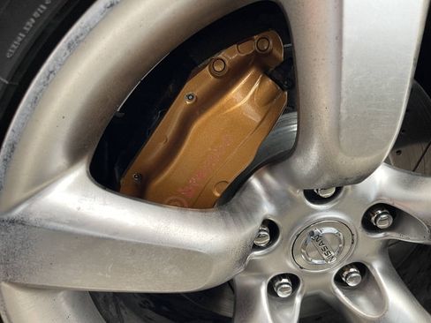 Used 2005 Nissan 350Z 35th Anniversary Edition w/ (N93) Cargo Convenience Pkg RWD image 15