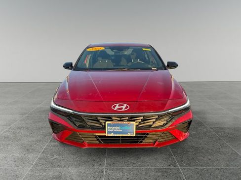 Certified 2025 Hyundai Elantra Sport image 8
