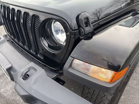 Used 2022 Jeep Wrangler Unlimited Sahara image 30