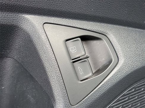 Used 2024 Volkswagen Jetta SE image 19