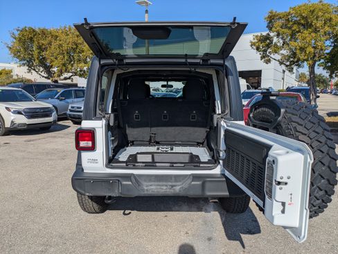 Used 2020 Jeep Wrangler Willys image 13
