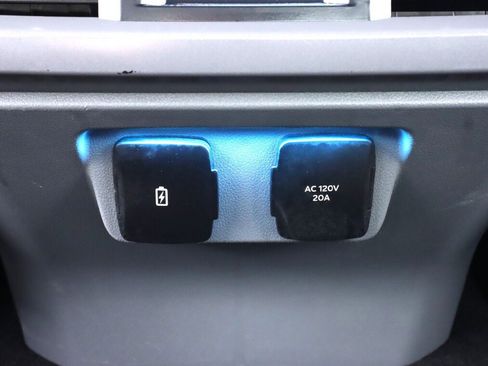 Used 2024 Ford F150 XLT w/ Mobile Office Package image 33