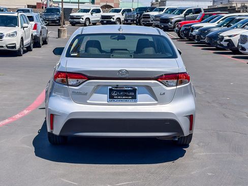 Used 2023 Toyota Corolla LE w/ LE Premium Package FWD image 3