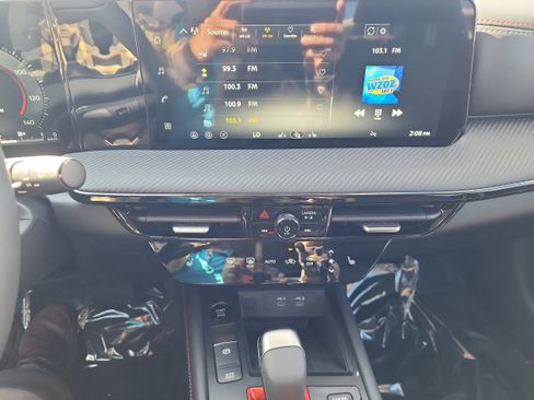 New 2026 Nissan Kicks SR w/ Cold Weather Package image 12