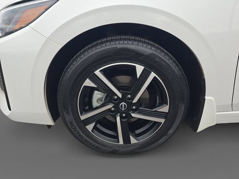 Used 2025 Nissan Sentra SV image 9