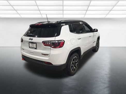 Used 2026 Jeep Compass Trailhawk AWD/4WD image 4