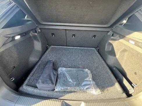 Used 2023 Volkswagen ID.4 Pro image 26