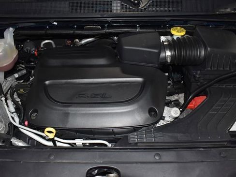 Used 2023 Chrysler Pacifica Touring-L FWD image 10