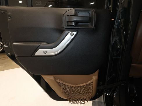 Used 2012 Jeep Wrangler Unlimited Sahara w/ Connectivity Group image 11