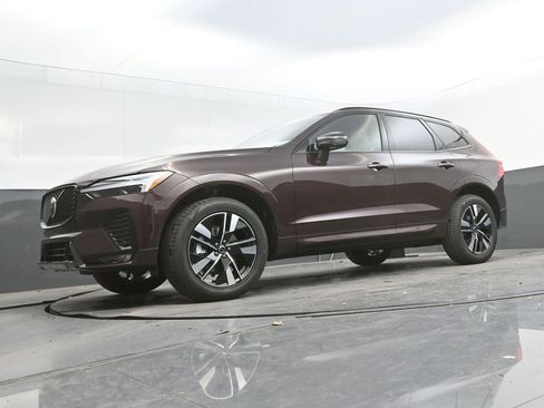 New 2026 Volvo XC60 B5 Core w/ Climate Package AWD/4WD image 30