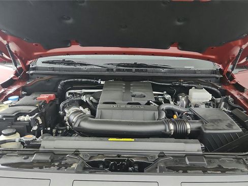 Used 2025 Nissan Frontier SL image 19