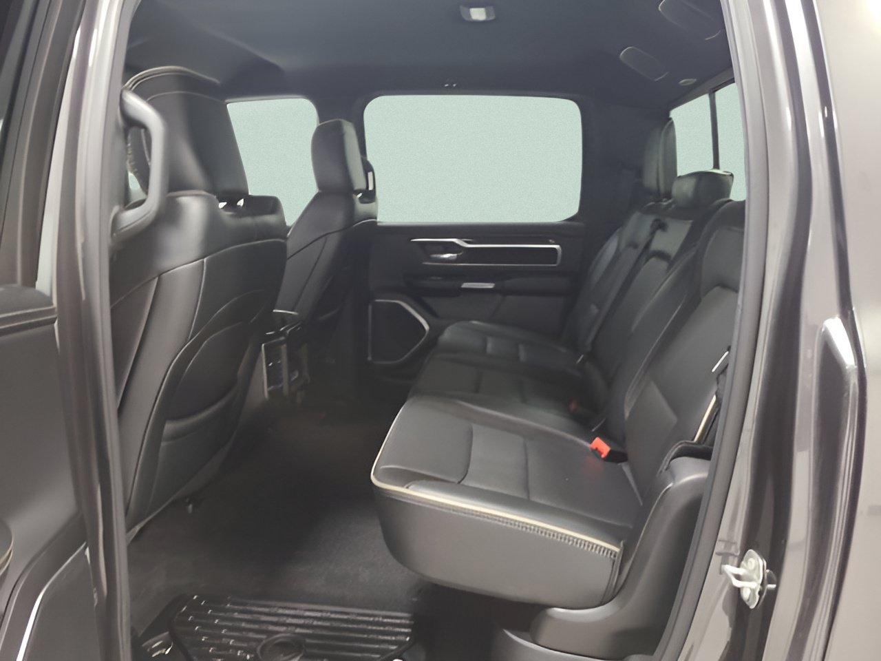 Used 2021 RAM 1500 Laramie w/ Sport Appearance Package AWD/4WD image 18