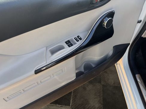 Used 2014 Scion iQ FWD image 17