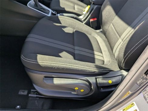 Used 2024 Hyundai Venue SEL image 15