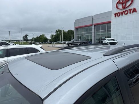Used 2018 Toyota Sienna XLE AWD/4WD image 4