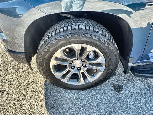 Used 2024 Chevrolet Silverado 1500 High Country w/ Technology Package image 32