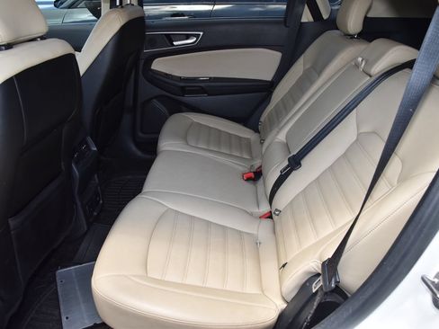 Used 2020 Ford Edge SEL w/ Convenience Package FWD image 11