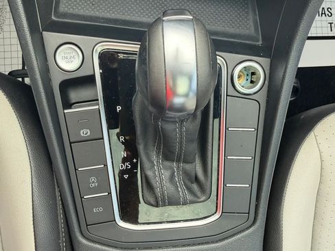 Used 2020 Volkswagen Jetta R-Line w/ R-Line Cold Weather Package FWD image 44