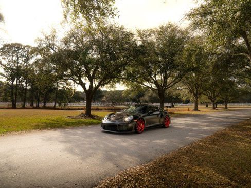 Used 2018 Porsche 911 GT2 RS RWD image 6