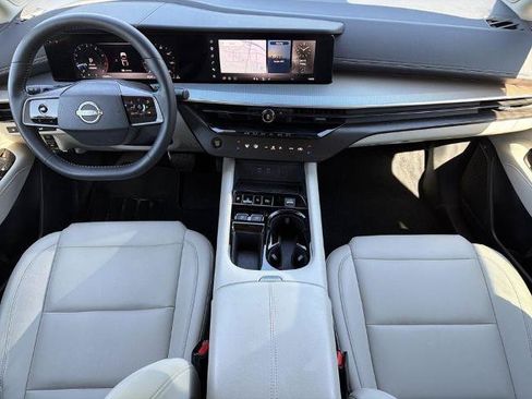 Certified 2025 Nissan Murano SL w/ Cargo Package AWD/4WD image 2