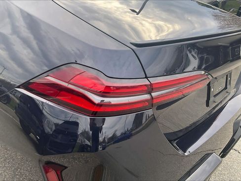 Used 2026 BMW M5 w/ Executive Package image 27