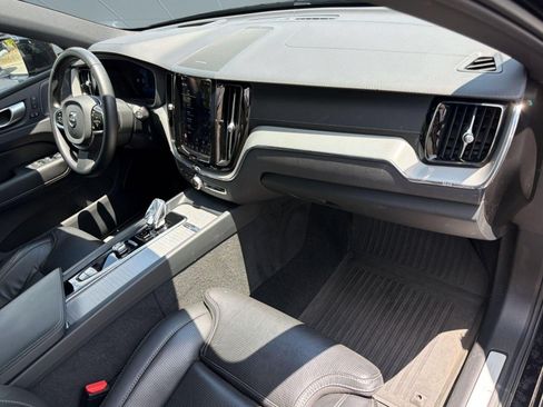 Used 2024 Volvo XC60 T8 Ultimate w/ Protection Package Premier AWD/4WD image 31