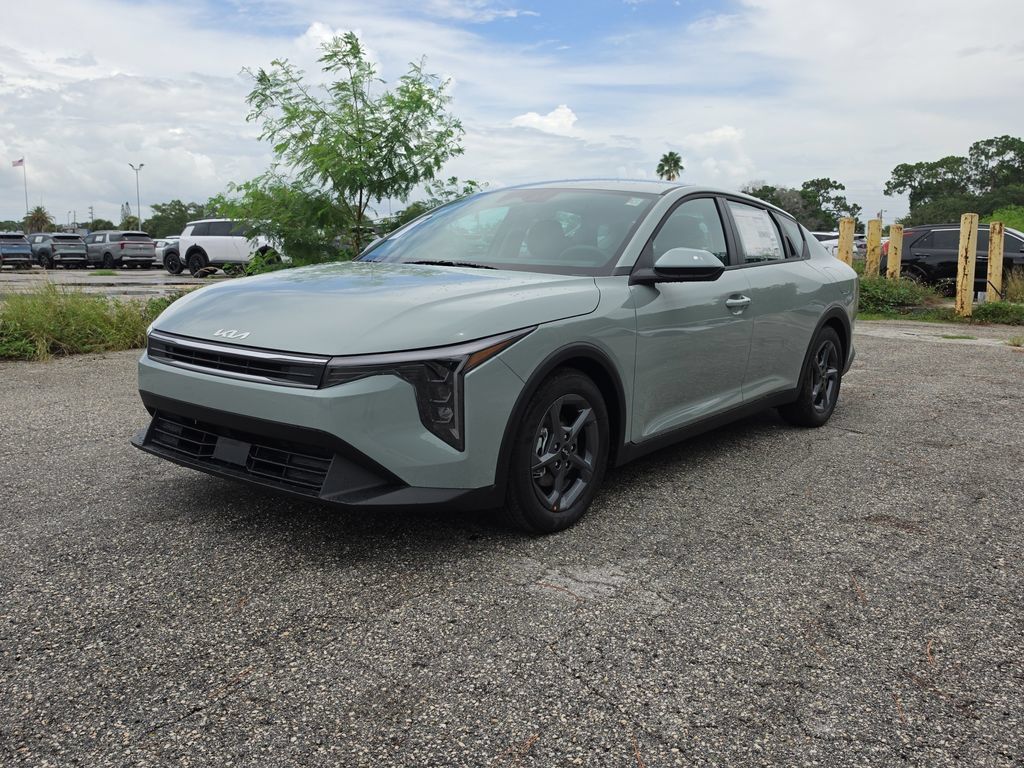 New 2026 Kia K4 FWD image 4