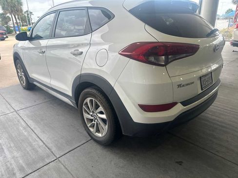 Used 2017 Hyundai Tucson SE Plus w/ Cargo Package FWD image 3