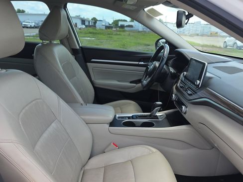 Used 2019 Nissan Altima 2.5 Platinum FWD image 5