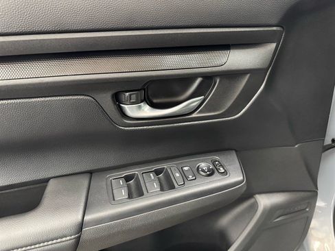 Used 2023 Honda CR-V LX image 13