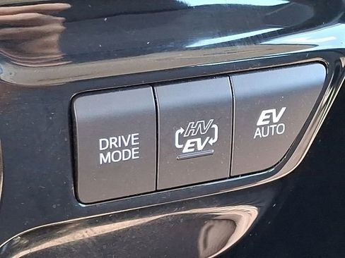 Used 2022 Toyota Prius Prime LE image 26