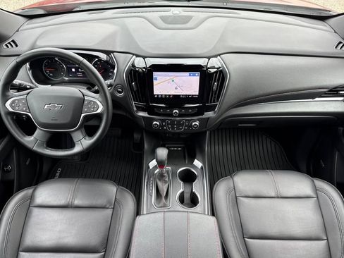 Used 2023 Chevrolet Traverse RS FWD image 15