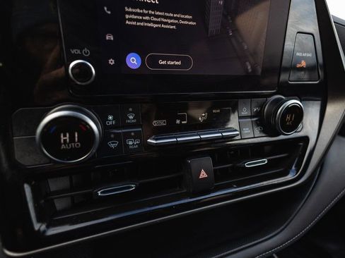 Used 2024 Toyota Highlander LE image 16