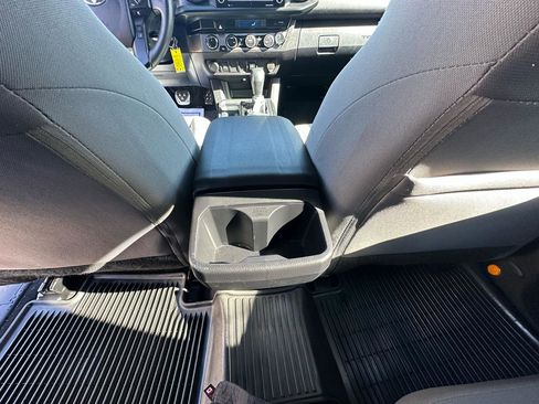 Used 2022 Toyota Tacoma SR w/ SX Package AWD/4WD image 21