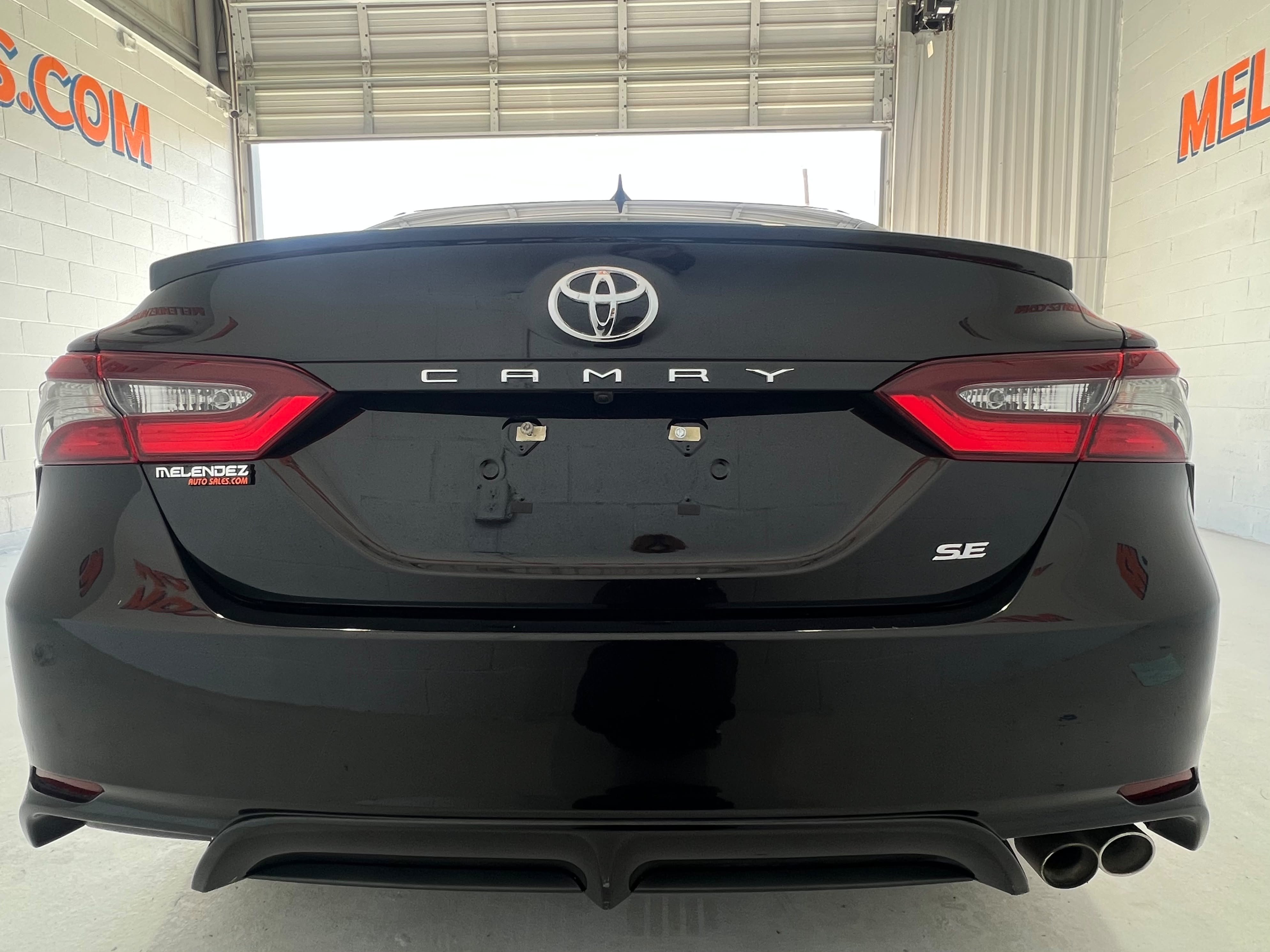 Used 2022 Toyota Camry SE w/ Carpet Mat Package (TMS) FWD image 4
