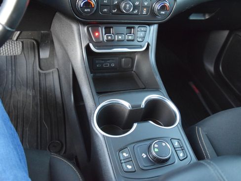 Used 2018 GMC Terrain SLE w/ Driver Convenience Package image 12