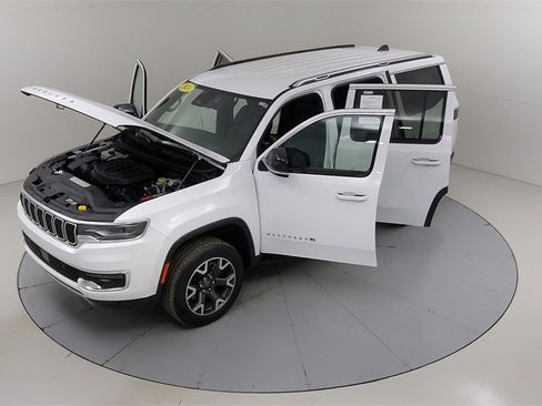 Used 2024 Jeep Wagoneer Series III image 60