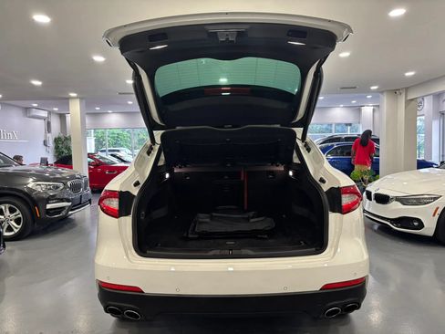 Used 2017 Maserati Levante AWD/4WD image 42