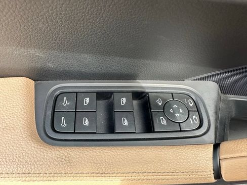 Certified 2025 Porsche Cayenne S AWD/4WD image 19