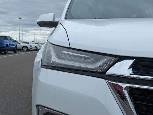 Certified 2023 Chevrolet Traverse LT w/ Rear Camera Mirror Package image 47