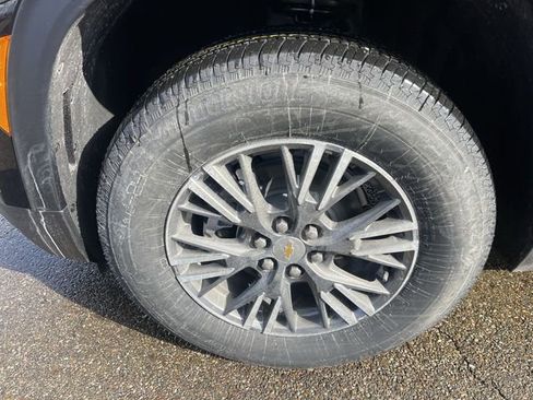 New 2026 Chevrolet Traverse LT w/ Driver Confidence Package image 10