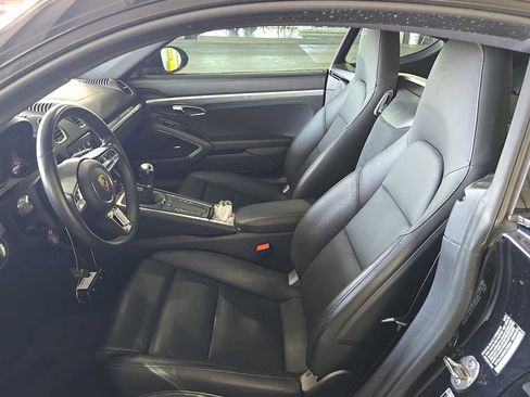 Used 2024 Porsche 718 Cayman RWD image 7
